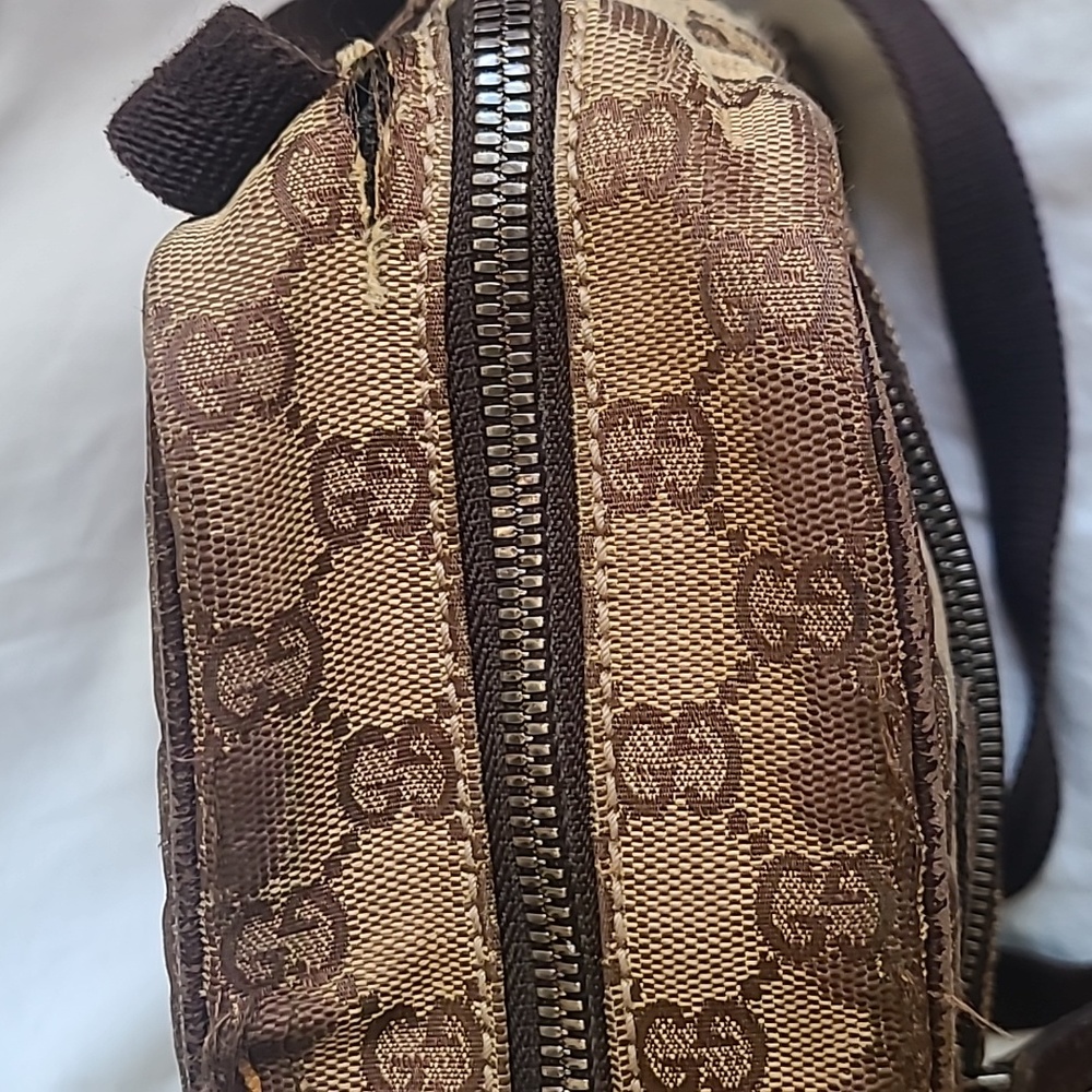 Gucci Crossbody - Picture 4 of 14